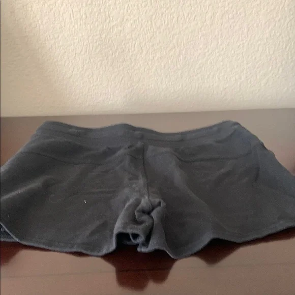 Alo Yoga Black Women's Shorts - Picture 5 of 5